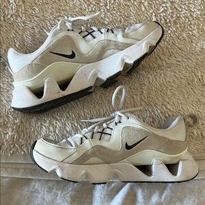 Nike RYZ 365 in Summit White